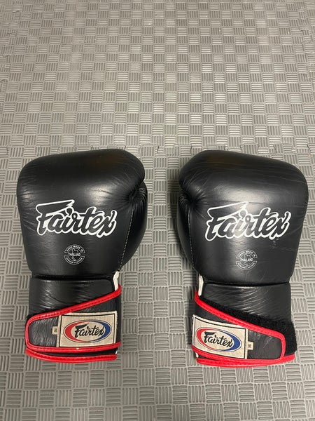 Fairtex BGV6 (16oz) boxing gloves