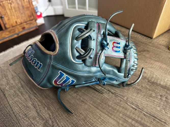 Wilson A2000 RH Infield Baseball Glove 11.5" (Used)