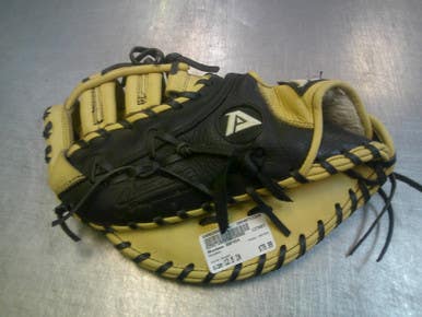 Used Akadema ASF454 BB/SB First Base LH Throw Black 12 1/2" 11339-S000200611