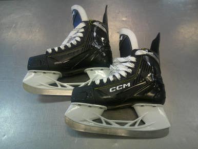 Used CCM TACKS AS 550 Junior Hockey Skate Junior 03 11339-S000200562