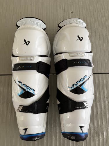 Intermediate Bauer Vapor Flylite 14" Shin Pads (Used)
