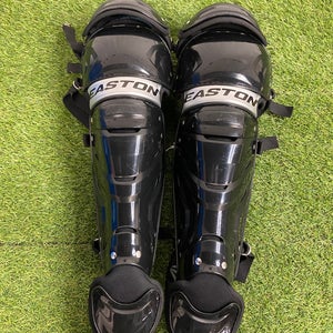 Easton Gametime Catcher's Leg Guard | Intermediate (15.5")