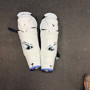 Senior Bauer Vapor Flylite 16" Shin Pads (Used)
