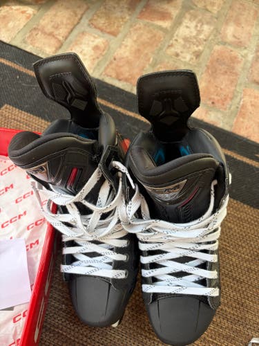 Red 2025 CCM JetSpeed FT8 Pro Hockey Skates Regular Width Size 5.5 (New)