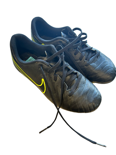 Used Nike Soccer Cleats Black Junior 03 11682-S000129370