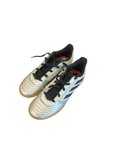 Used Adidas Soccer Indoor Shoes Grey Junior 04 11682-S000129418