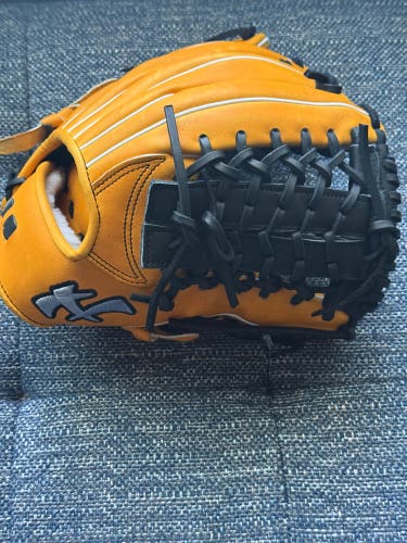 Nine (South Korean brand) Infield Baseball Glove 12" (New)