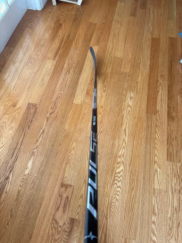 Senior Bauer Pulse RH Hockey Stick P28 70 Flex (New)