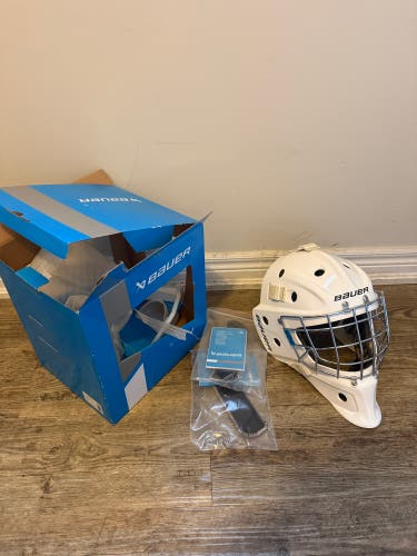 Senior Medium 2024 Bauer 930 Goalie Mask (New)