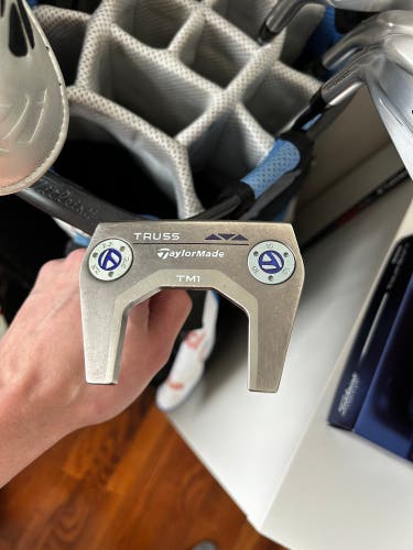 Blue TaylorMade Truss TM1 Left Hand Putter 33" (Used)