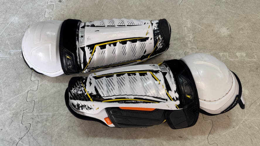 Intermediate CCM Super Tacks AS1 12" Shin Pads (Used)