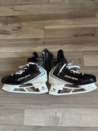2025 Bauer Vapor Flylite Hockey Skates Wide Width 9 (Used)