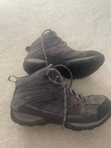 Columbia Hiking Boots M7/W8 (Used)