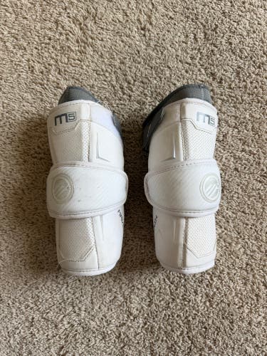Medium/Large Youth Maverik M5 Arm Pads (Used)