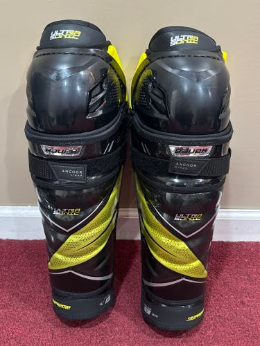Senior Bauer Supreme Ultrasonic 14" Shin Pads (New) Item#UC14