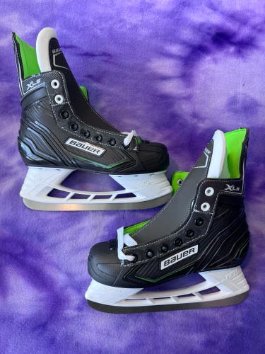 Junior Bauer XLS Hockey Skates Regular Width Size 3 (New)