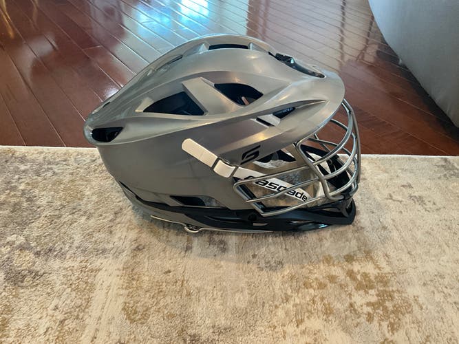 Cascade S Helmet (Used) SEND OFFERS PLZ WILLING TO NEGOTIATE!