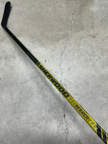 85 Flex P29 Senior Sherwood Rekker Element Team Right Hand Hockey Stick NHL Pro Stock (Used)