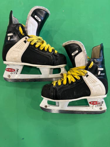 CCM Tacks 352 Hockey Skates | Size 5