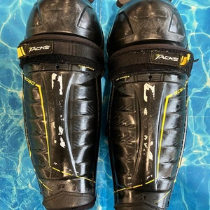 Junior CCM Tacks 9080 Shin Pads 12" (Used)
