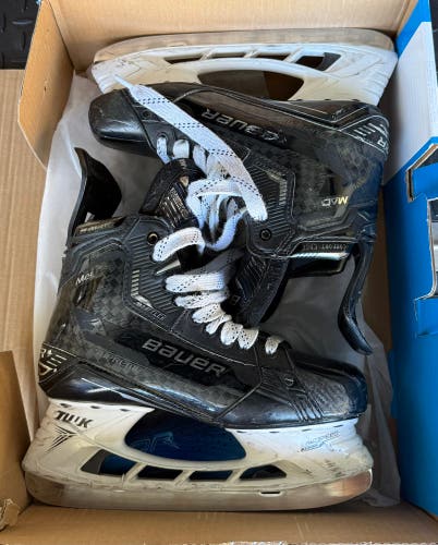 2022 Bauer Supreme Mach Hockey Skates 7.5 (Used)