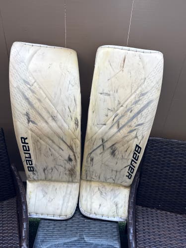 35" Bauer Hyperlite Goalie Leg Pads (Used)