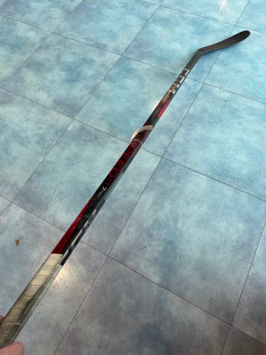 Intermediate CCM JetSpeed FT7 Pro Hockey Stick Right Handed P28 55 Flex (Used)