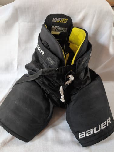 Youth Large Bauer Supreme Ultrasonic Hockey Pants (Used)