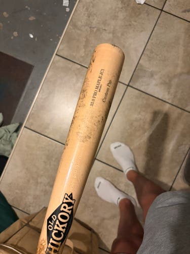 Old Hickory Bat (-3) 30 oz 33" (Used)