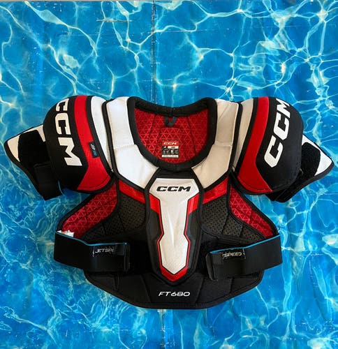 Large Junior CCM JetSpeed FT680 Shoulder Pads (Used)