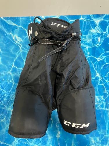 Medium Junior CCM JetSpeed FT455 Shoulder Pads (Used)