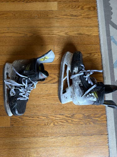 2023 Bauer Vapor Hyperlite 2 Hockey Skates 8.5 (Used)