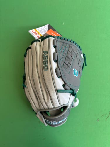 New Wilson A550 Siren RH Softball Glove 12.5"