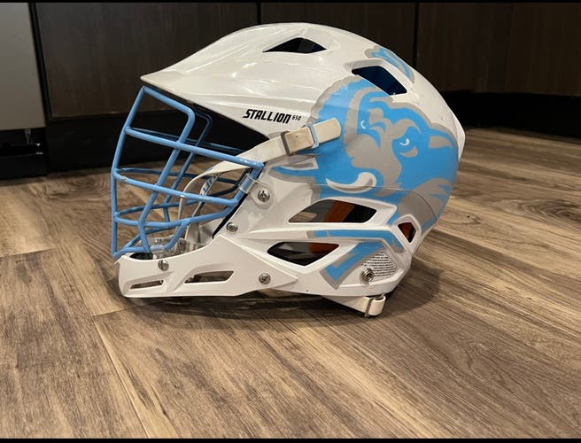 TUFTS UNIVERSITY STX STALLION 650 HELMET (TEAM ISSUED)