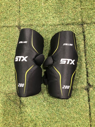 Medium Youth STX Stallion 200 Arm Pads (Used)