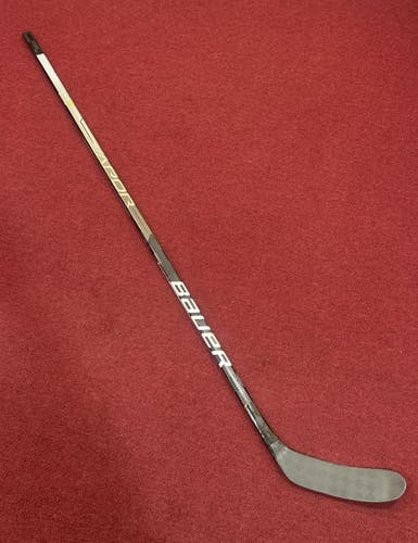 New Bauer Left Hand P28M Pro Stock Vapor Hyperlite Hockey Stick Item#WM28P