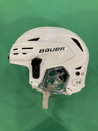 Small Bauer Re-Akt 90 Helmet