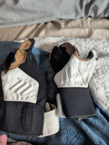 Large Marucci Blacksmith Batting Gloves (Used)