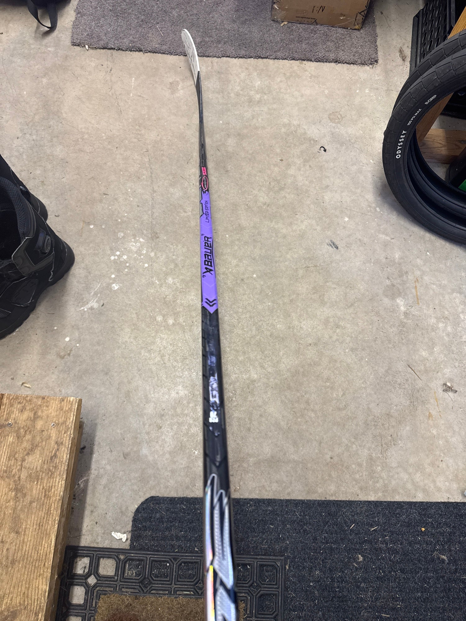 Bauer Pulse graffiti p28 RH 70 flex | SidelineSwap | Buy and Sell 