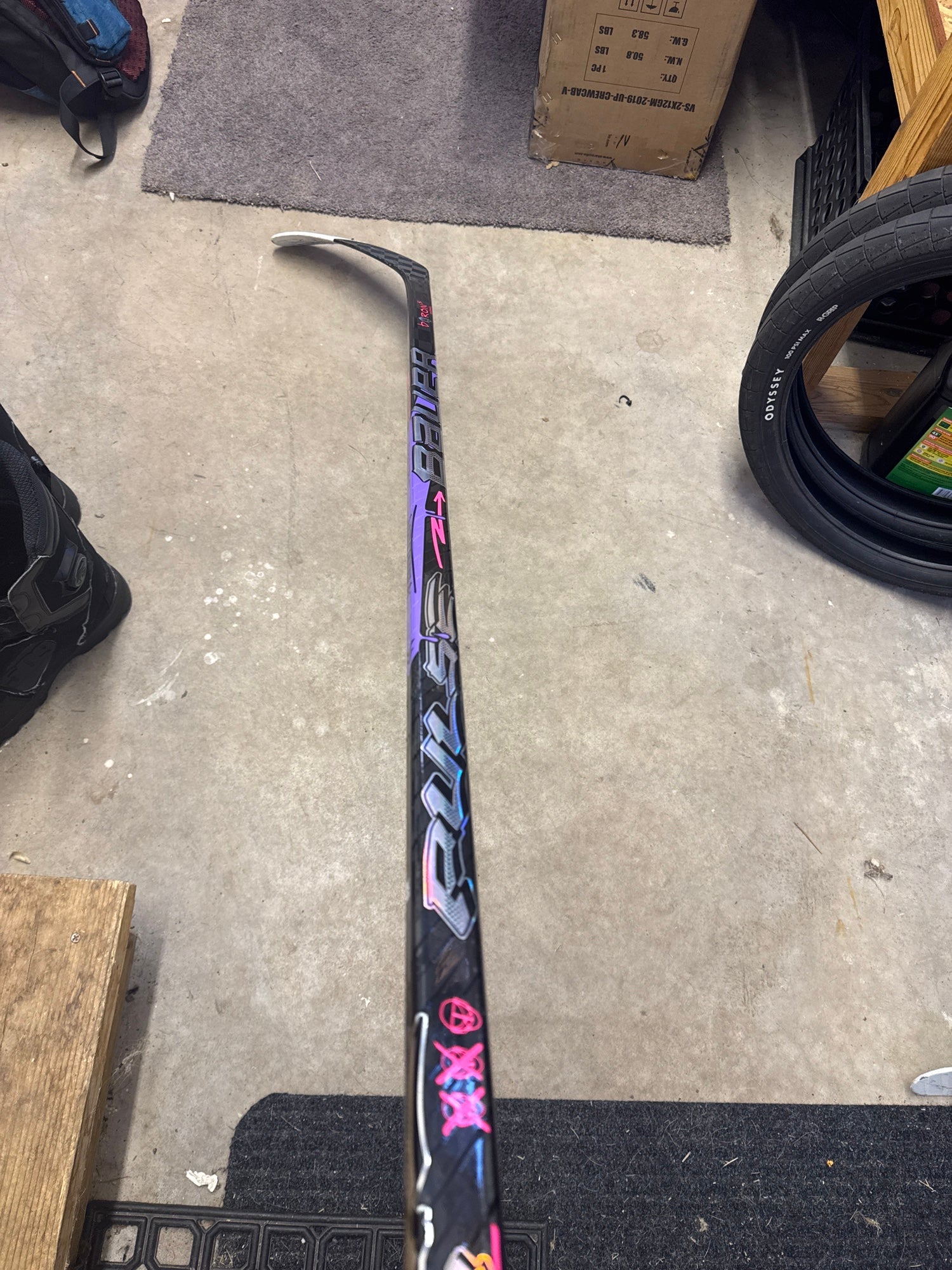 Bauer Pulse graffiti p28 RH 70 flex | SidelineSwap | Buy and Sell 