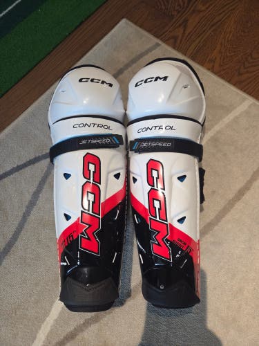 Senior CCM Jetspeed Control 15" Shin Pads