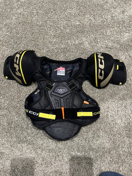 Men's Large Youth CCM Tacks AS-V Pro Shoulder Pads (Used)