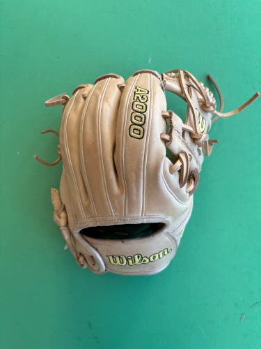 Wilson A2000 DP15 RH Infield Baseball Glove 11.5"