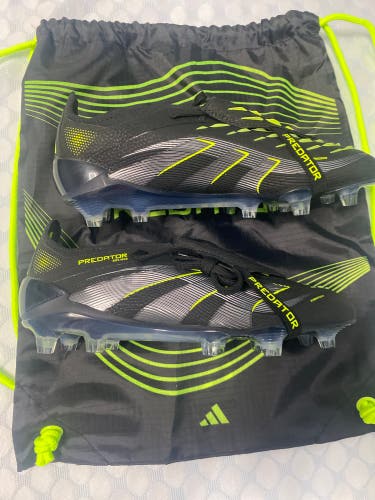 PREDATOR ELITE FOLD-OVER TONGUE FIRM GROUND CLEATS size 7 M