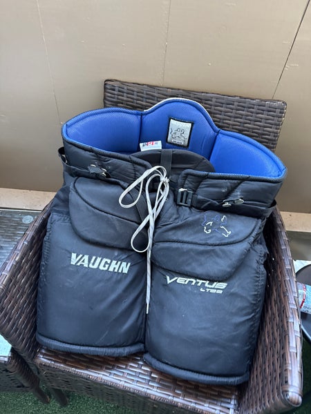 Senior Medium Vaughn Ventus lt88 Hockey Goalie Pants (Used)