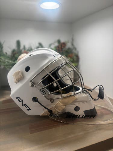 Warrior R/F1 SR+ Goalie Mask with Bauer Dangler