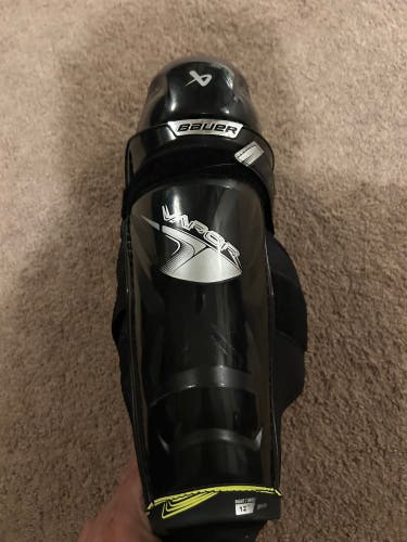 Intermediate Bauer Vapor 12" Shin Pads (New)
