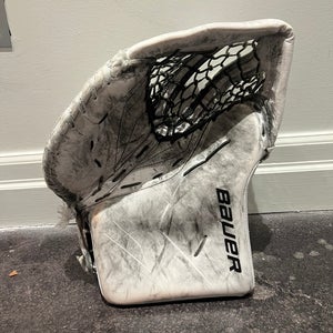 Bauer FlyLite Goalie Glove, Full Right, Senior