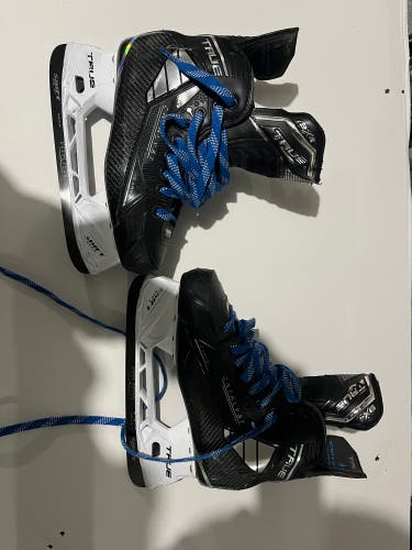 2024 True Catalyst 9x4 Hockey Skates 6 (Used)