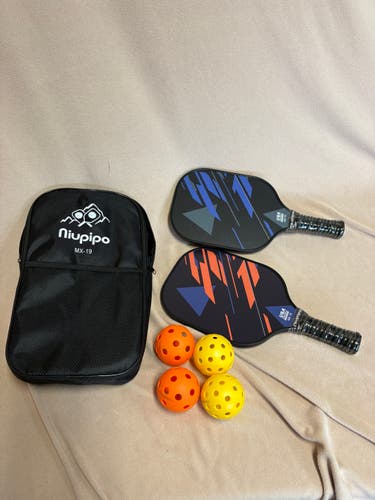Niupipo Pickleball set two paddles 4 balls and case
